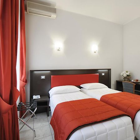 Hotel Al Corso Legnano Zimmer foto