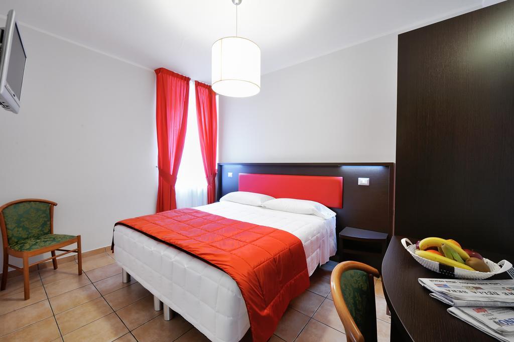 Hotel Al Corso Legnano Zimmer foto
