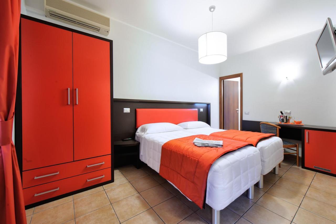 Hotel Al Corso Legnano Zimmer foto